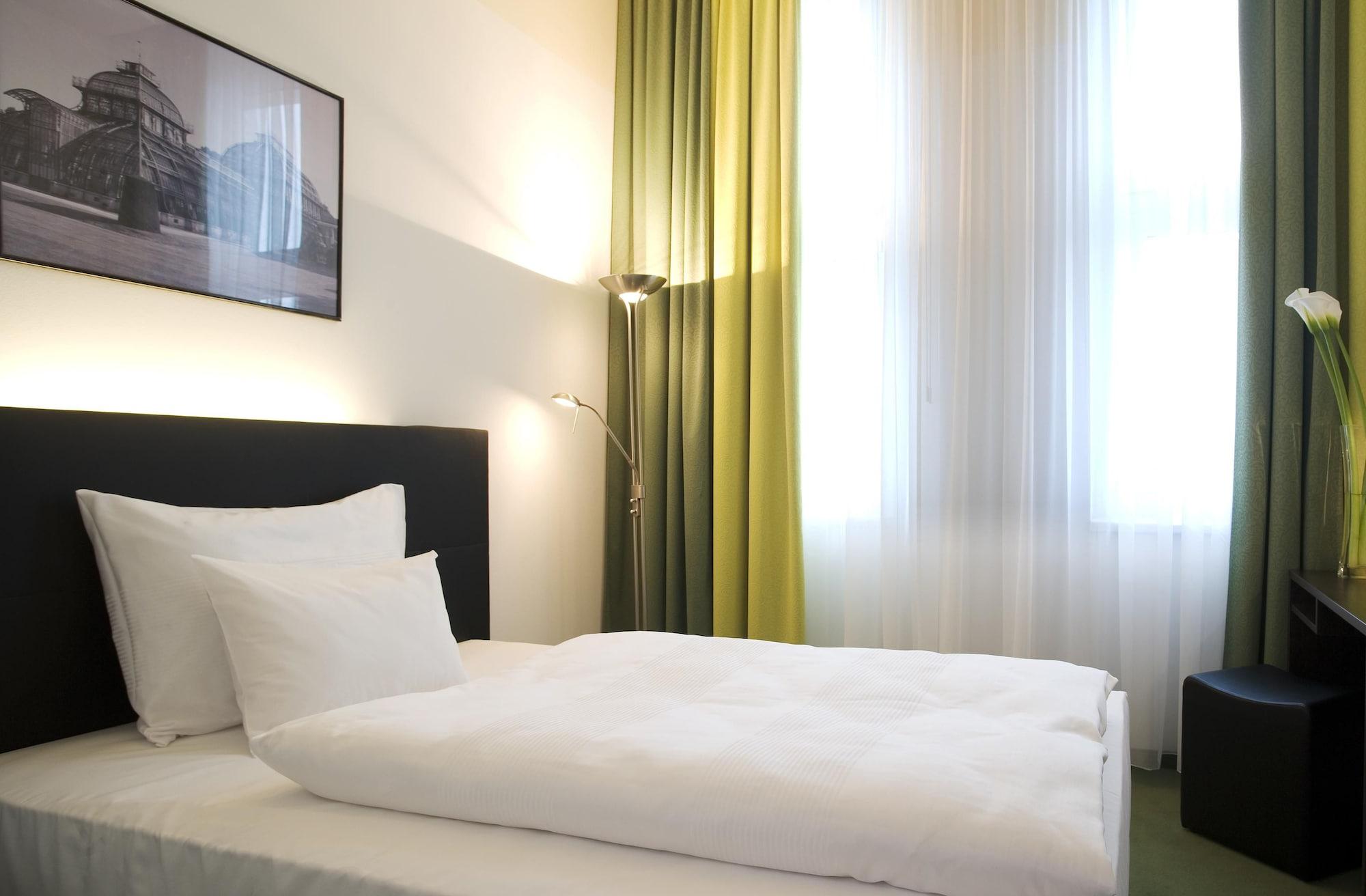 Rainers Hotel Wina Bagian luar foto