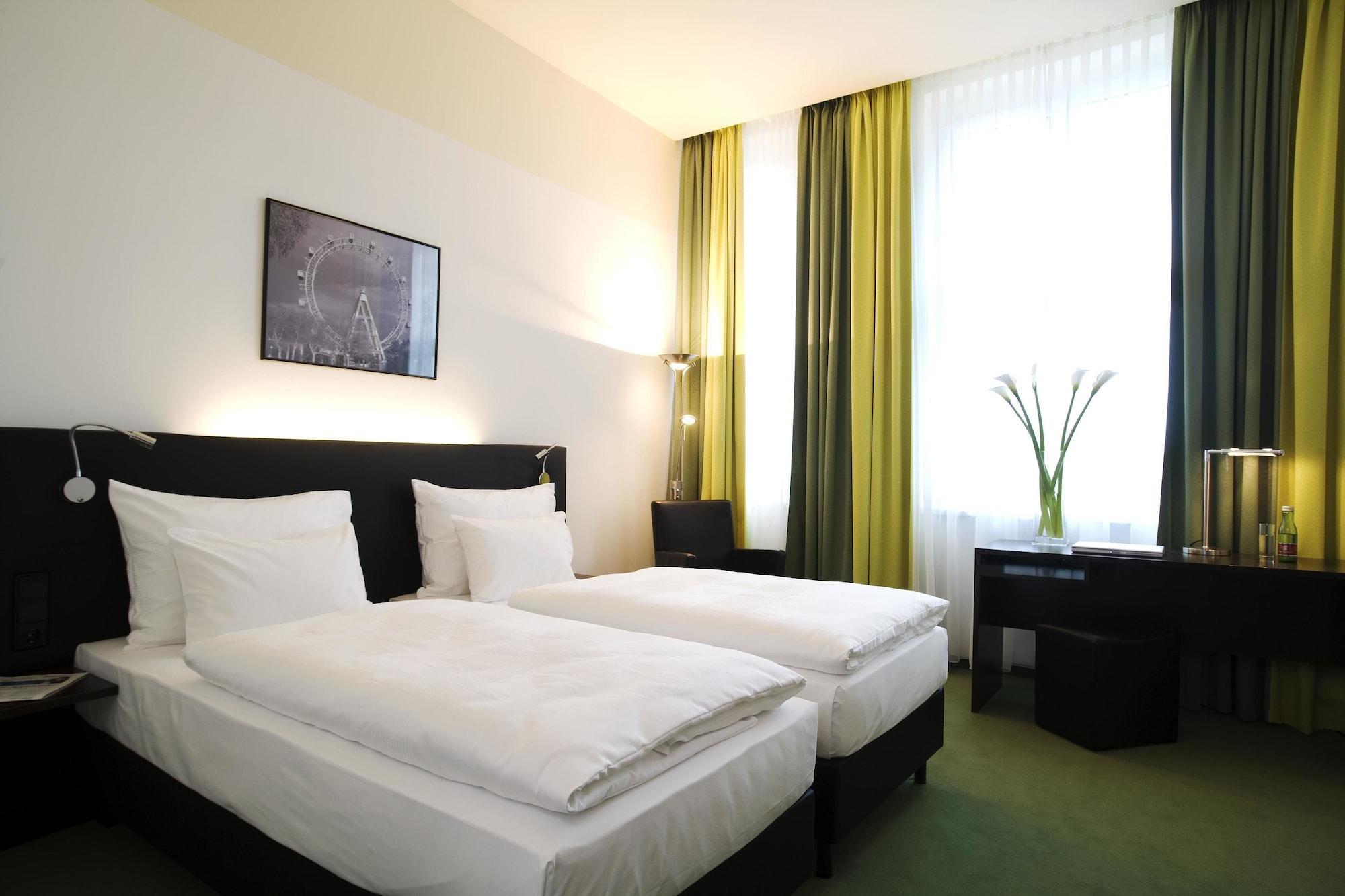 Rainers Hotel Wina Bagian luar foto