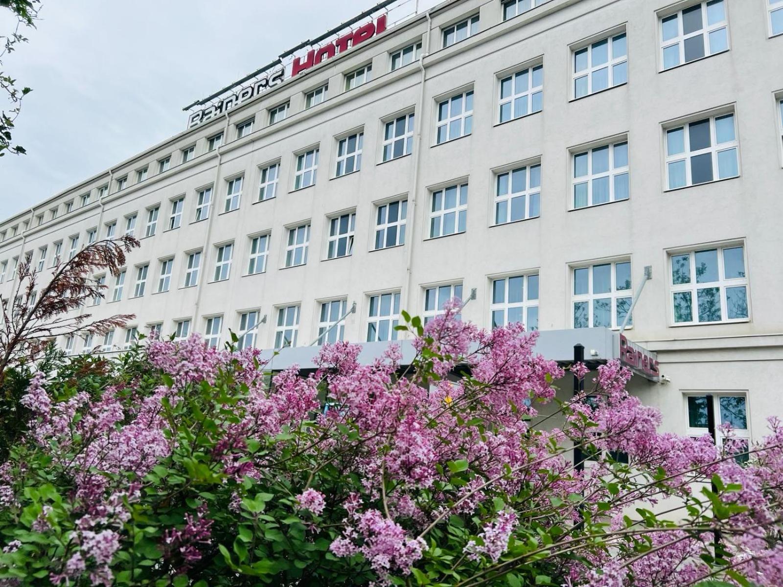 Rainers Hotel Wina Bagian luar foto