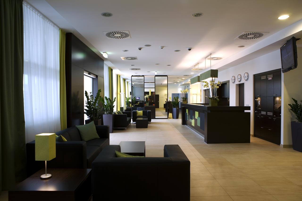 Rainers Hotel Wina Bagian luar foto
